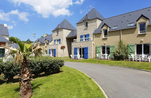 La Guymauviere-La Hulotais-La Bourelais House | Comfy House near the Centre | Private Entrance!