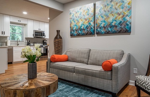 Alpharetta House | Comfy King Beds, Fast WiFi, Fun Game Room, Dogs OK