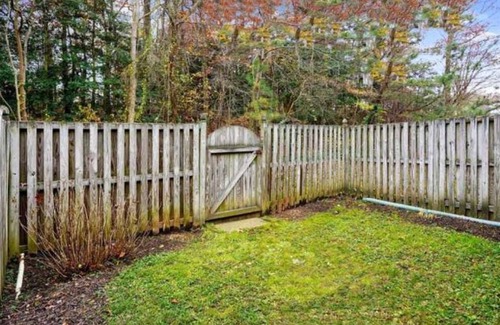 South Gate House | Comfy King Private Suite Near UMD BWMC & BWI with Pool Table and Treadmill.