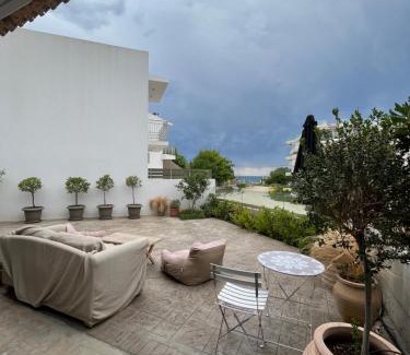 Kourouta House | Comfy Kourouta Apartment & Suite