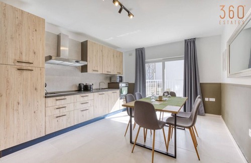 Pieta Apartment | Comfy living in central 2BR home with WIFI & AC