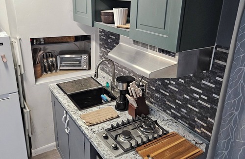Tropic Palms Apartment | Comfy Luxury Studio Apt. Has it all ! Close to Everything .