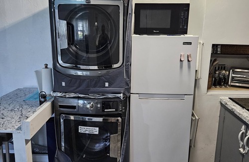 Tropic Palms Apartment | Comfy Luxury Studio Apt. Has it all ! Close to Everything .