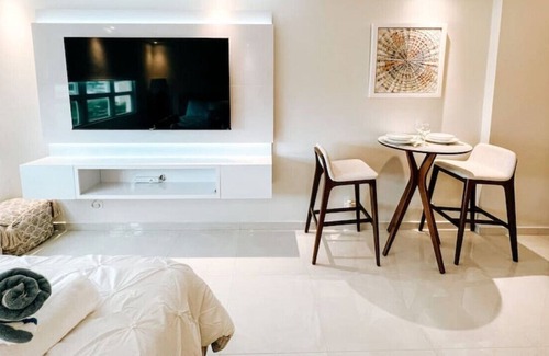 Isla Grande Apartment | Comfy Modern Studio Apt @ San Juan