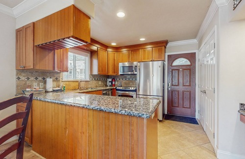 Incline Village Condo | Comfy mountain getaway w/lake access nearby, private balcony