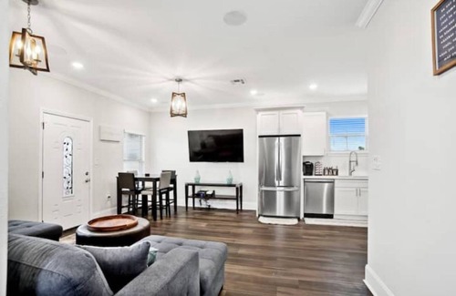 Seventh Ward House | Comfy Nola Escape w/Balcony