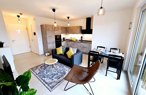 Gasperich Apartment | Comfy one bedroom with parking&balcony