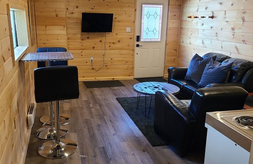Aurora House | Comfy private and quiet retreat in the center of town.