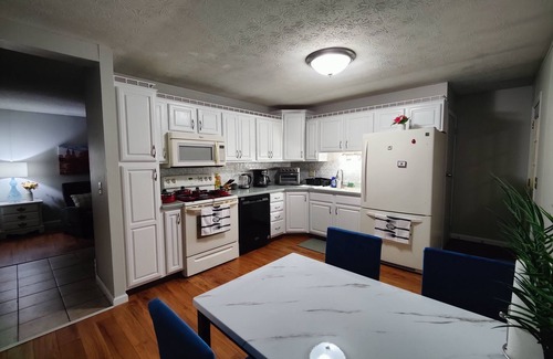 Elmira House | Comfy Ranch House [3 BR/2 BA] Pool and Park
