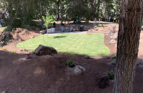 Lake Almanor Country Club House | Comfy retreat at LACC! Lake views! Central A/C! Amazing front/back yards!