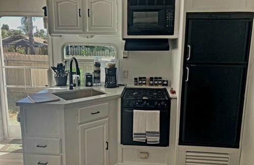 Central Escondido House | Comfy Stay in Private 2 Bedrooms Camper