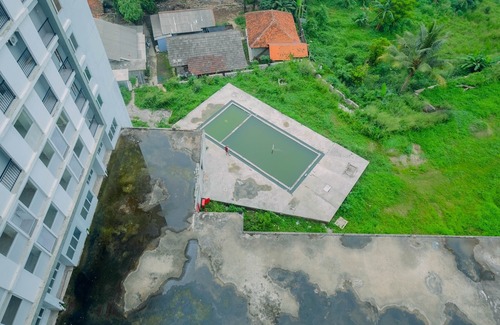Bogor Hotel | Comfy Studio Bogorienze Resort Apartment Near the Jungle Fest by Travelio