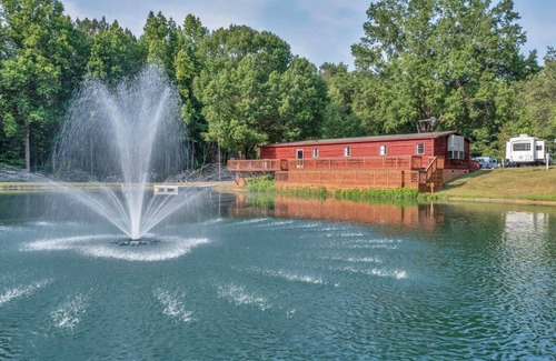 Salisbury Cabin | Comfy Studio Cabin In Secluded Campground