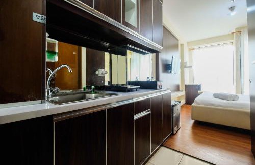 Kayu Putih Apartment | Comfy Studio Tifolia Apartment By Travelio