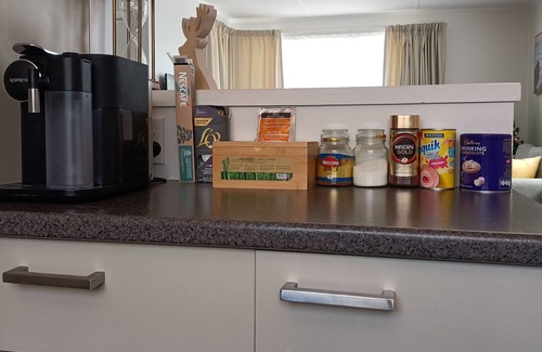 Johnsonville House | Comfy & Sunny home in Wellington