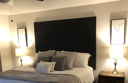 Sherwood Condo | Comfy, Updated, Convenient Condo Great for a Group or Family
