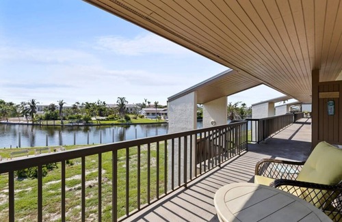 Shell Harbor Condo | Comfy Waterfront Condo at Tennisplace, POOL OPEN