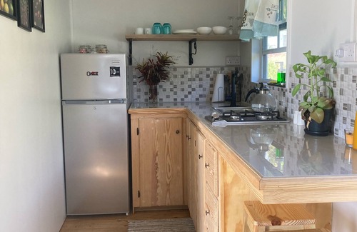 Belmont Cabin | ComfyCabin is rustic with modern amenities, has deck with great view. Peaceful.