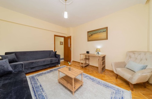 Altnkum Mahallesi Apartment | Commodious Flat Near Seaside in Antalya Konyaalti