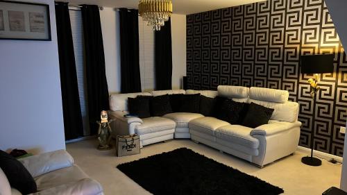 Manchester Villa | commonwealth