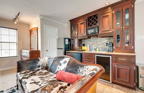 Wimbledon Falls Apartment | Community Pool Access: Studio in Tomball!