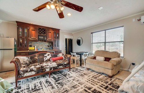 Wimbledon Falls Apartment | Community Pool Access: Studio in Tomball!
