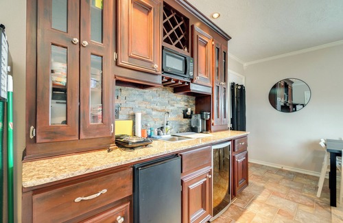Wimbledon Falls Apartment | Community Pool Access: Studio in Tomball!