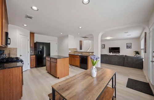 McNeil House | *CommunityPool*Huge Backyard*PetFriendly