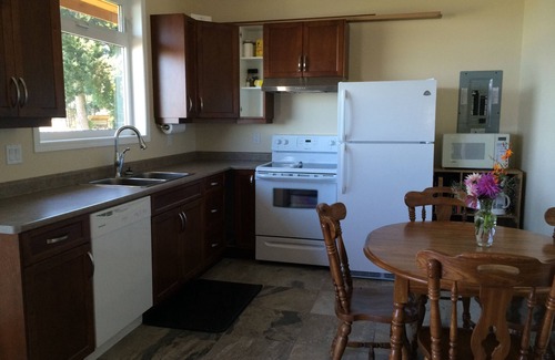 Courtenay Cottage | Comox Valley Walk-On Oceanfront Cottage (B) At Udina Bay on Vancouver Island