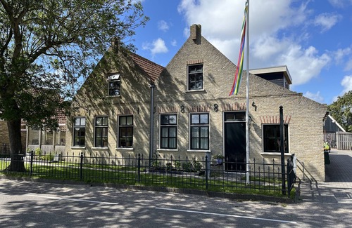 Midsland Apartment | Compact apartment with sunny terrace and extra toilet on bedroom floor.