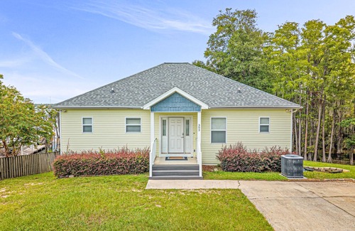 Marianna House | Compass Lake - Cypress Sunsets!