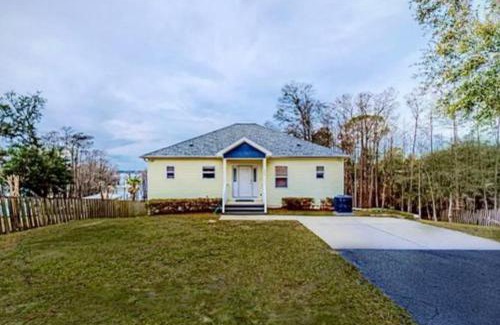 Marianna House | Compass Lake Leisure