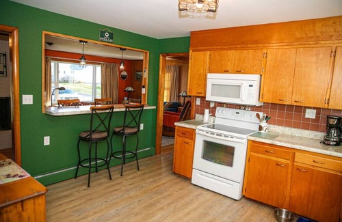 Peru House | Compass Rose · Cozy & Clean House! + W/D! Sm dogs OK!