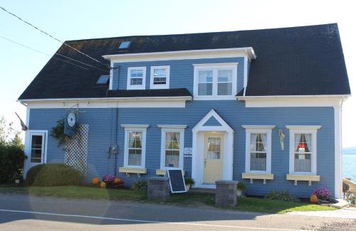 North Head Hotel | Compass Rose Heritage Inn