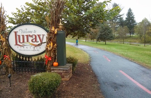 Rileyville Cabin | Competitive Prices, Beautiful Views, River, Fun Activities, Not Far from Dc