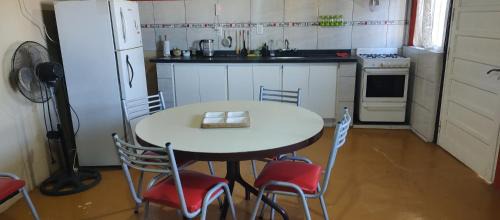 Las Compuertas Apartment | Complejo, cabaña, quincho y pileta, Cabaña Espacio rustika