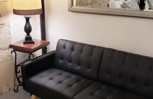 Western Division Apartment | Complete complex perfect for family and friends