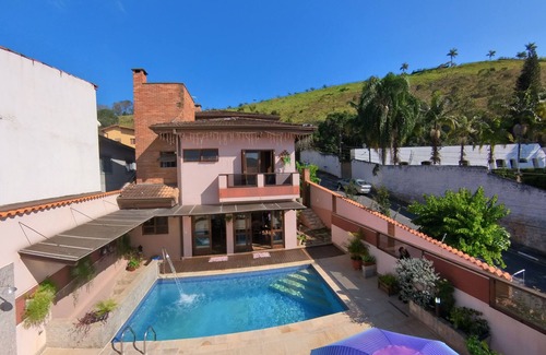 Guararema Villa | Complete house in the center of Guararema with heated pool!