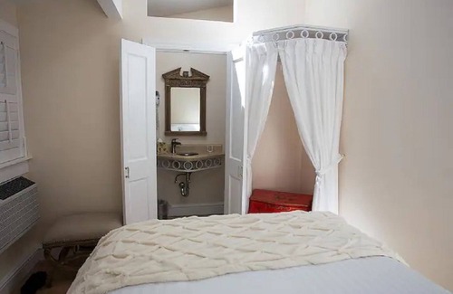 Calistoga Apartment | Completely private bedroom with ensuite bathroom for one person.