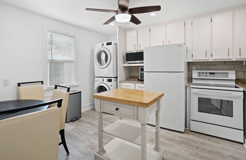 Disston Heights House | Completely Refinished Home Fresh 2 bedroom 5 miles from downtown and the beach