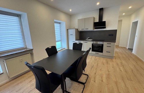 Schwalbach Apartment | Completely refurbished fitters' apartment for 5 people