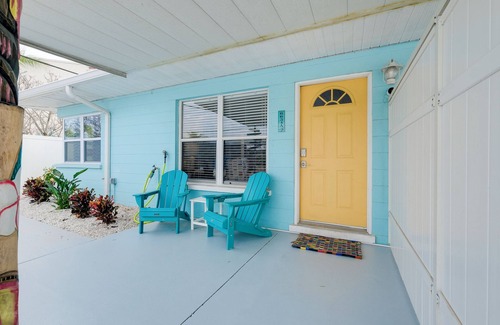 Siesta Key Villa | Completely Remodeled- 150 Yards to Beach and Restaurants!