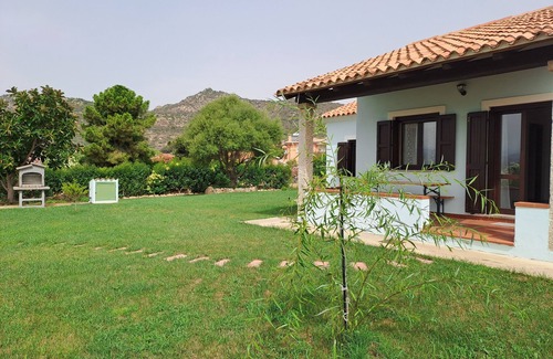 Case Peschiera-Lu Fraili House | Completely renovated house with large garden on three sides