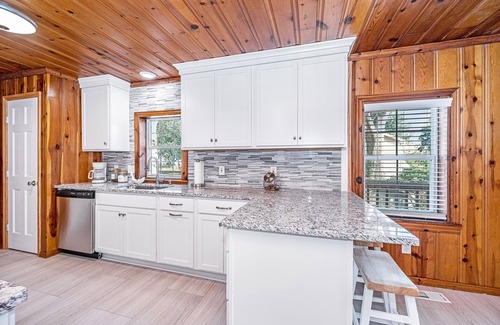 Moncks Corner Cottage | Completely renovated lake house with boat landing, dock, fire pit and deck!