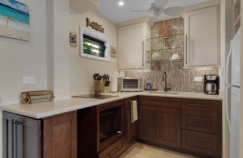 Red Hook Condo | Completely Renovated, Gorgeous - WOW Views & Breezes! 5/5 Exceptional Reviews!