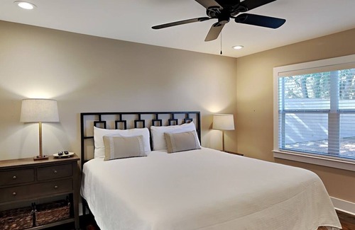 Destin House | Completely Restored Destin Home! Steps to HarborWalk and Local Dining!