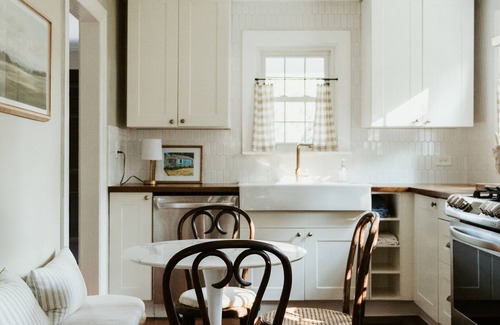Covington House | Complimentary Golf Cart - .9 Miles From Square - Hot Tub