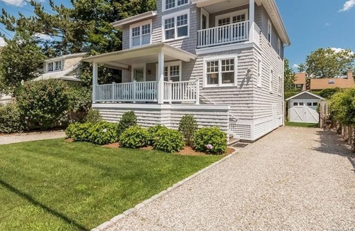 Westport House | Compo Beach -- Adorable Home