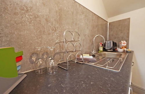 Newark Apartment | Compton House Snug - your home from home