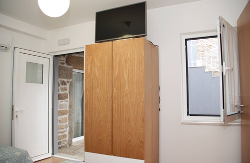 Almeida Condo | Conceição's Room
